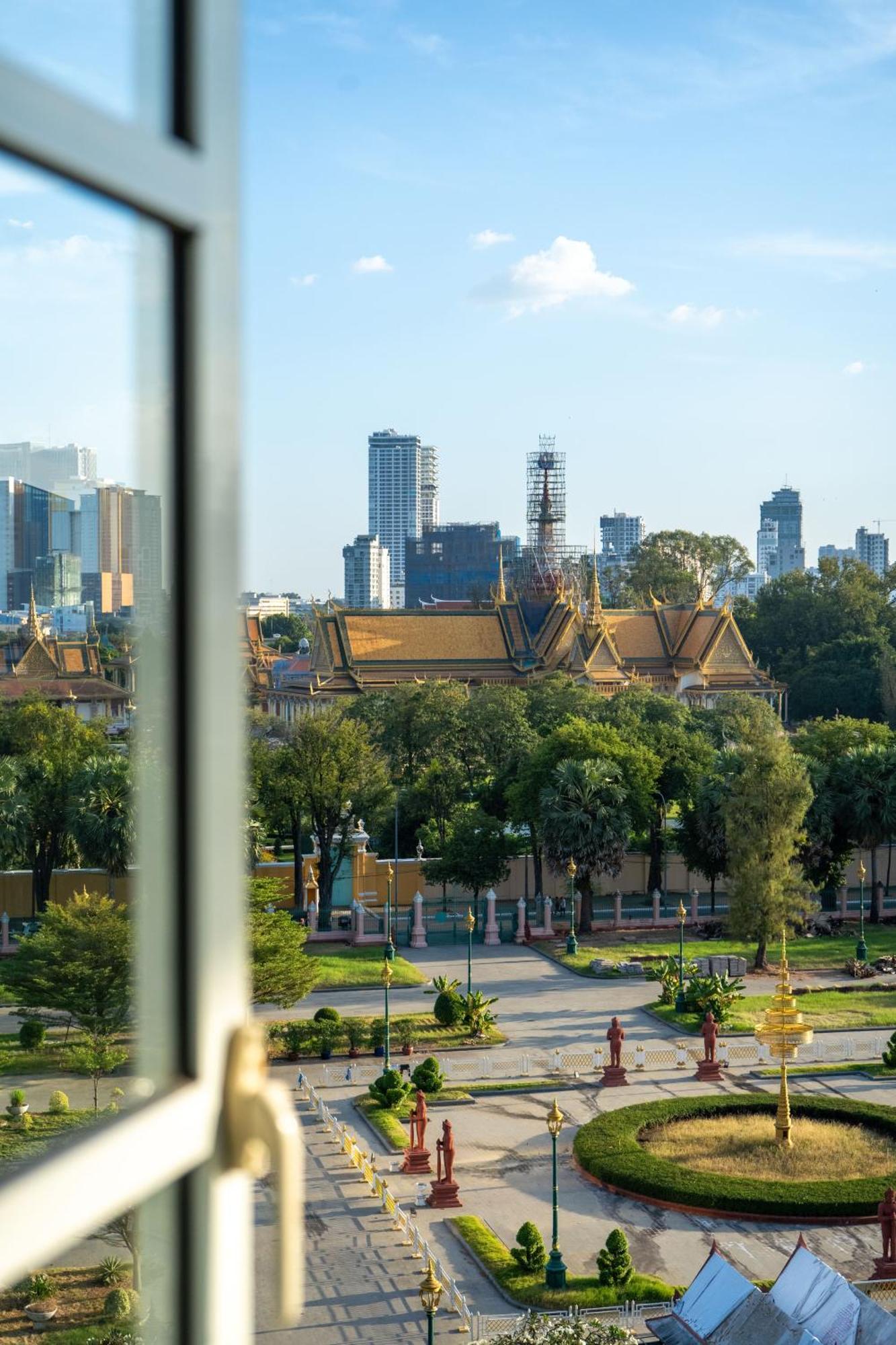 โรงแรมแฟรงกิปานี รอยัลพาเลซ พนมเปญ ภายนอก รูปภาพ